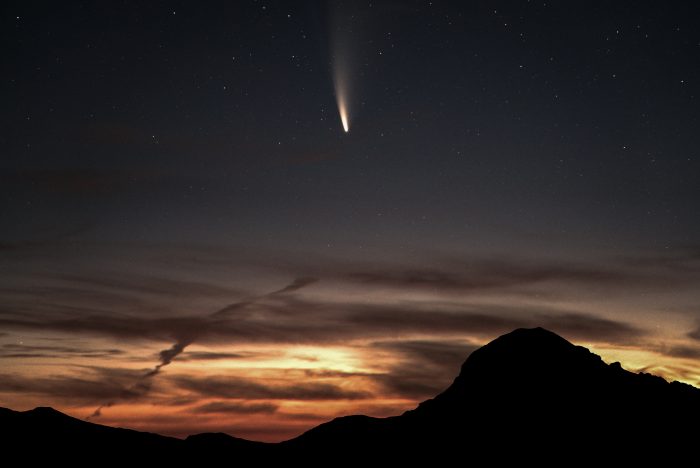 Débil brillo y nubosidad podrían dificultar ver el paso del cometa Neowise en el hemisferio sur